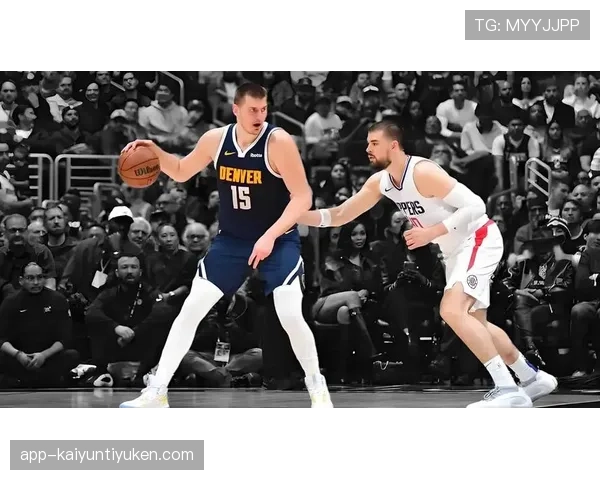 东契奇挡拆制造错位提升关键回合效率胜过约基奇