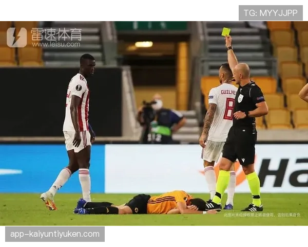 进攻犯规的判定标准及裁判关键判罚规则解析